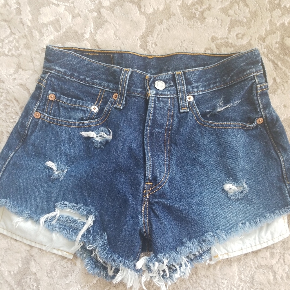 Vtg Levi's 501's  cut off shorts high waist